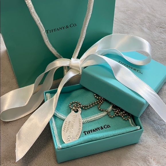 Tiffany & Co. Oval Pendant Necklace - Picture 4 of 8